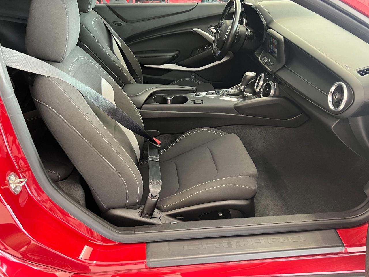 2019 Chevrolet Camaro LS 2.0T+ApplePlay+Camera+Heated Seats+CLEAN CARFAX - Photo #22