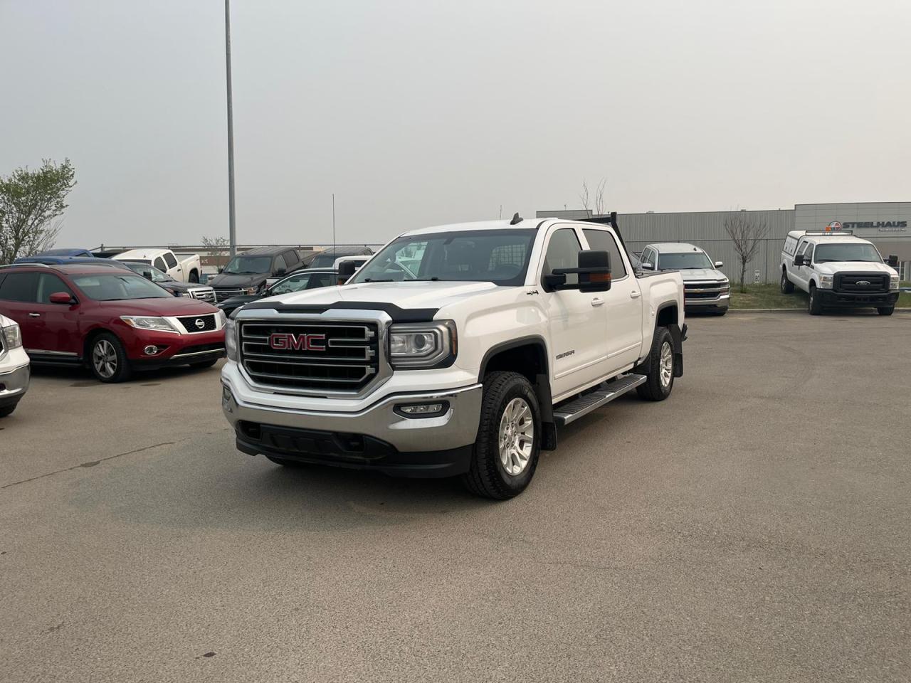 Used 2017 GMC Sierra 1500 4WD SLE  | $0 DOWN-EVERYONE APPROVED! for sale in Calgary, AB