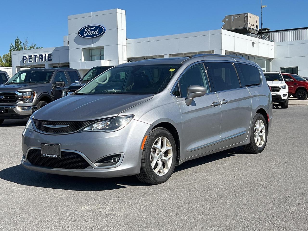 Used 2017 Chrysler Pacifica 4DR WGN TOURING-L PLUS for sale in Kingston, ON