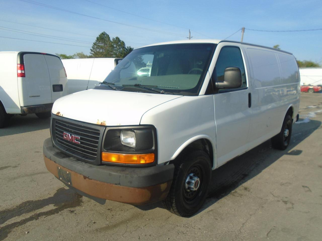 2013 GMC Savana Cargo Van RWD 2500 135