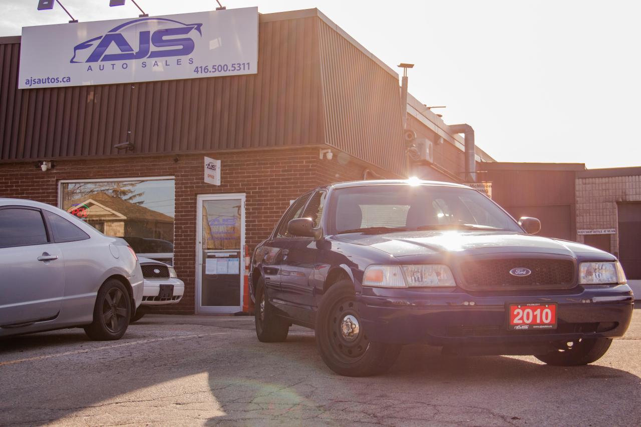 2010 Ford Crown Victoria P71 Police Interceptor - Photo #1