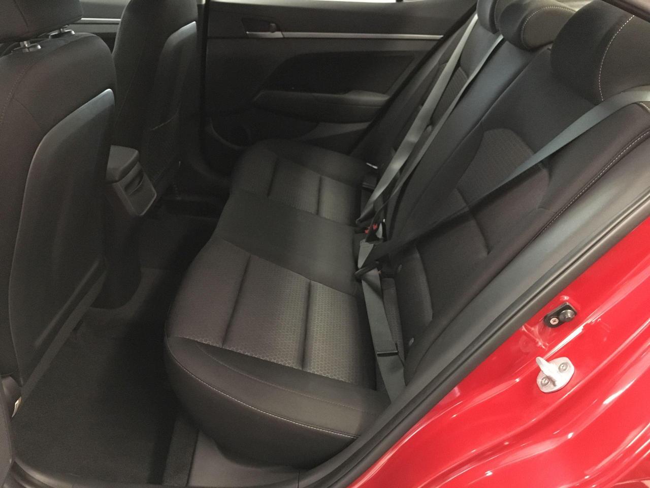 2018 Hyundai Elantra GL+New Tires+Camera+Blind Spot+CLEAN CARFAX Photo24
