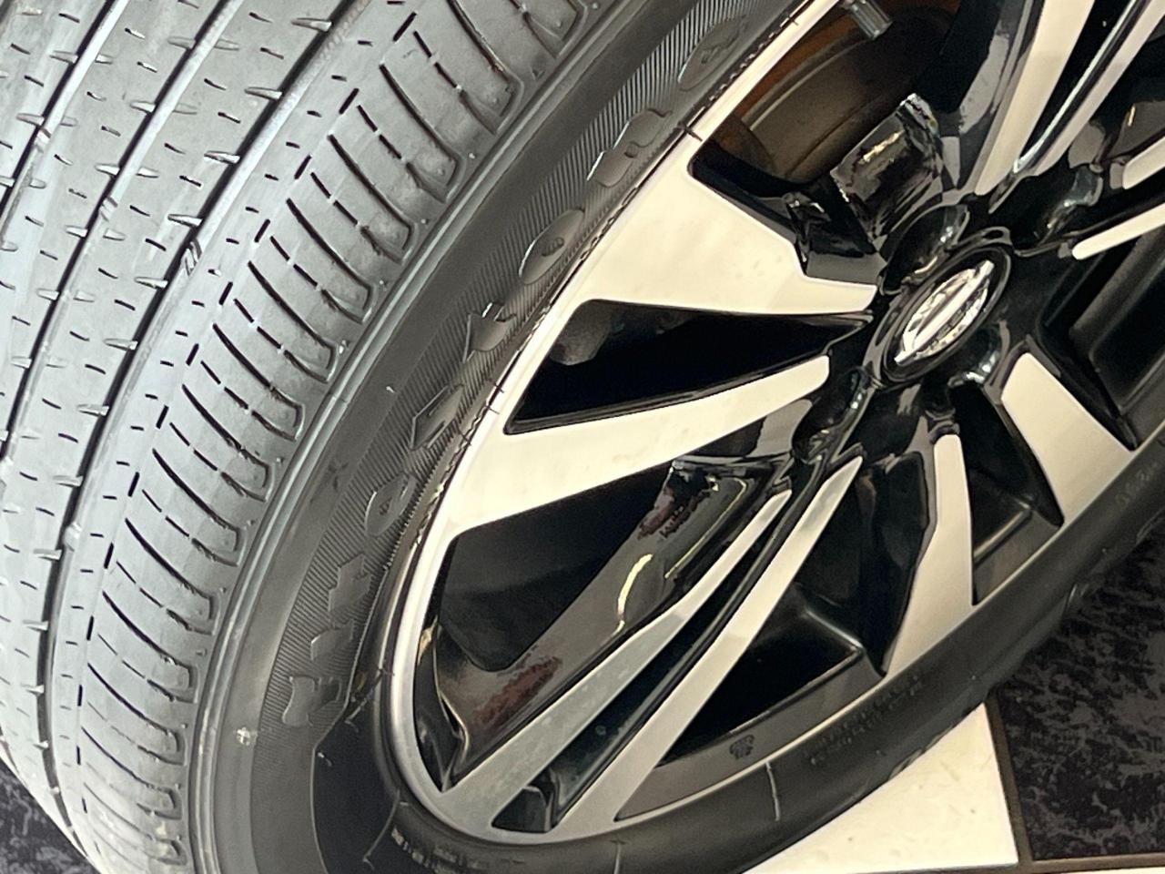 2019 Nissan Kicks SR+Leather+ApplePlay+BlindSpot+CLEAN CARFAX - Photo #13