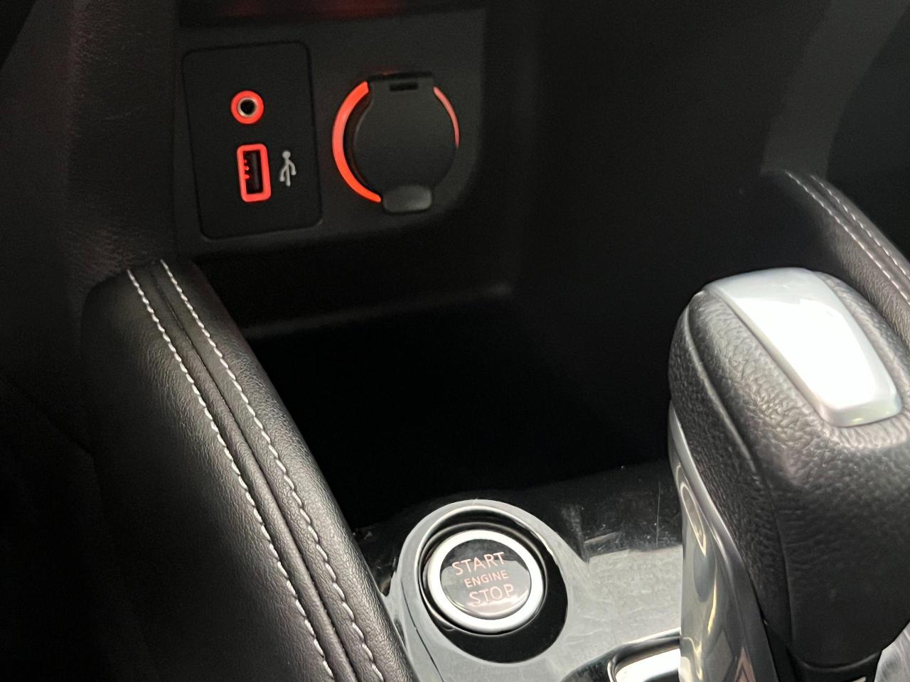 2019 Nissan Kicks SR+Leather+ApplePlay+BlindSpot+CLEAN CARFAX Photo41