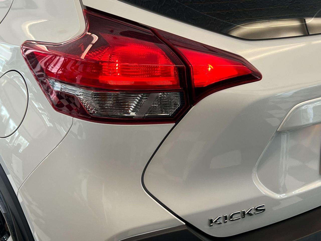 2019 Nissan Kicks SR+Leather+ApplePlay+BlindSpot+CLEAN CARFAX Photo64