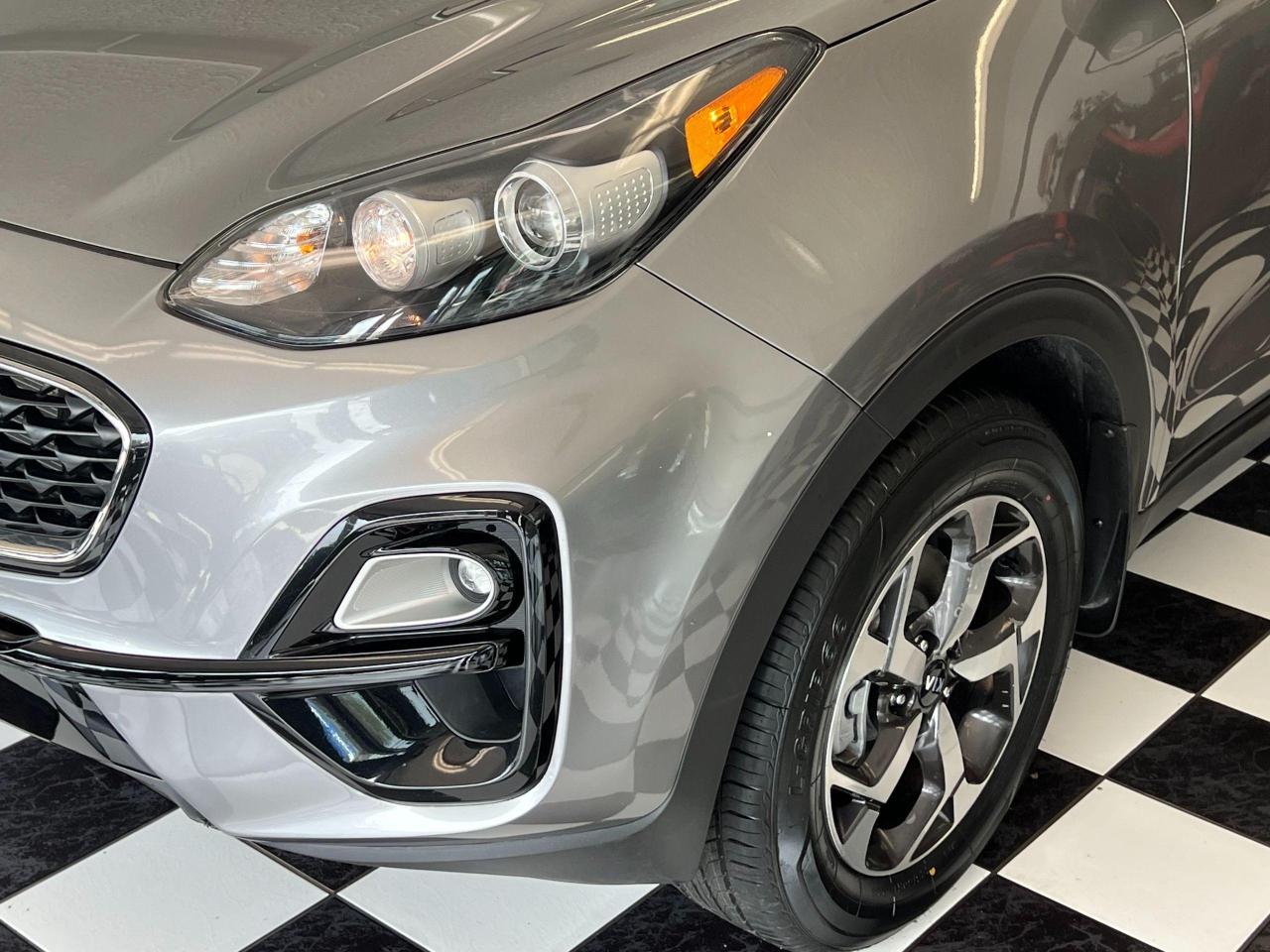 2020 Kia Sportage LX AWD+New Tires & Brakes+ApplePlay+CLEAN CARFAX - Photo #39