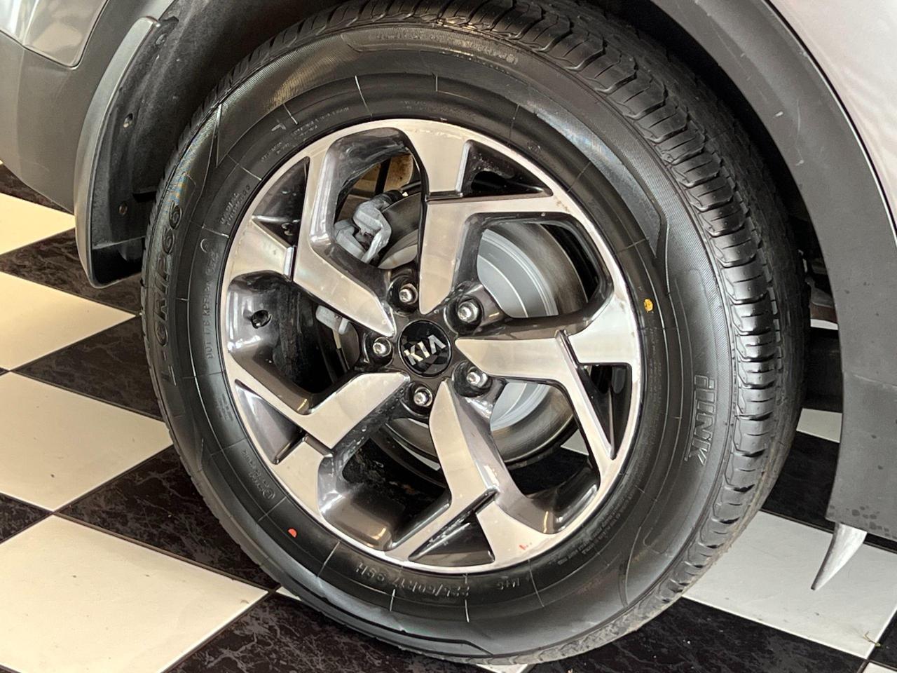 2020 Kia Sportage LX AWD+New Tires & Brakes+ApplePlay+CLEAN CARFAX - Photo #45