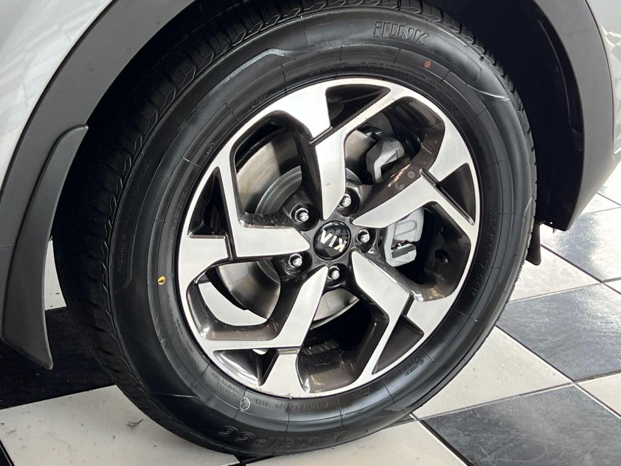 2020 Kia Sportage LX AWD+New Tires & Brakes+ApplePlay+CLEAN CARFAX - Photo #46