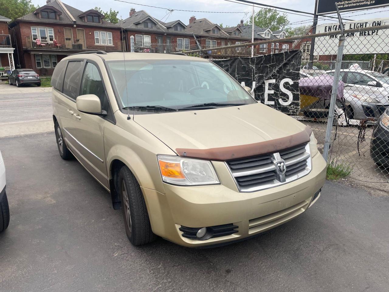 2010 Dodge Grand Caravan SXT *STOW N GO, DVD, BACKUP CAMERA* - Photo #3