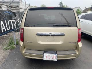 2010 Dodge Grand Caravan SXT *STOW N GO, DVD, BACKUP CAMERA* - Photo #6