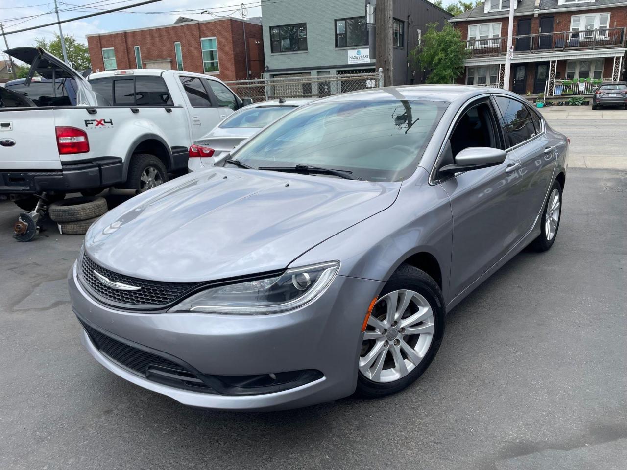 2016 Chrysler 200 Limited *BACKUP CAMERA, HEATED SEATS AND STEERING* - Photo #1