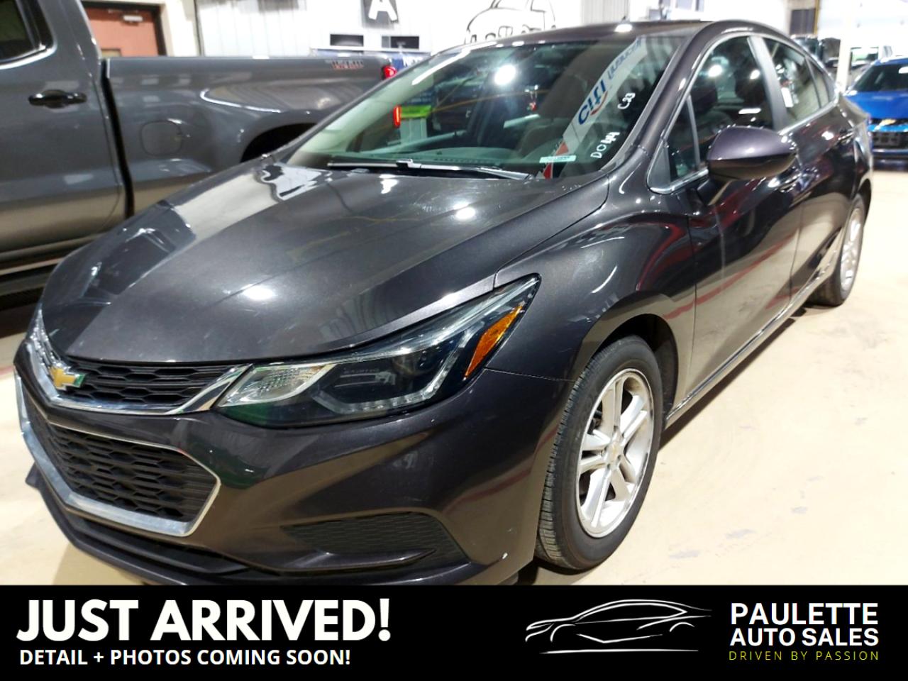 2017 Chevrolet Cruze LT / Clean CarFax / Sunroof - Photo #1