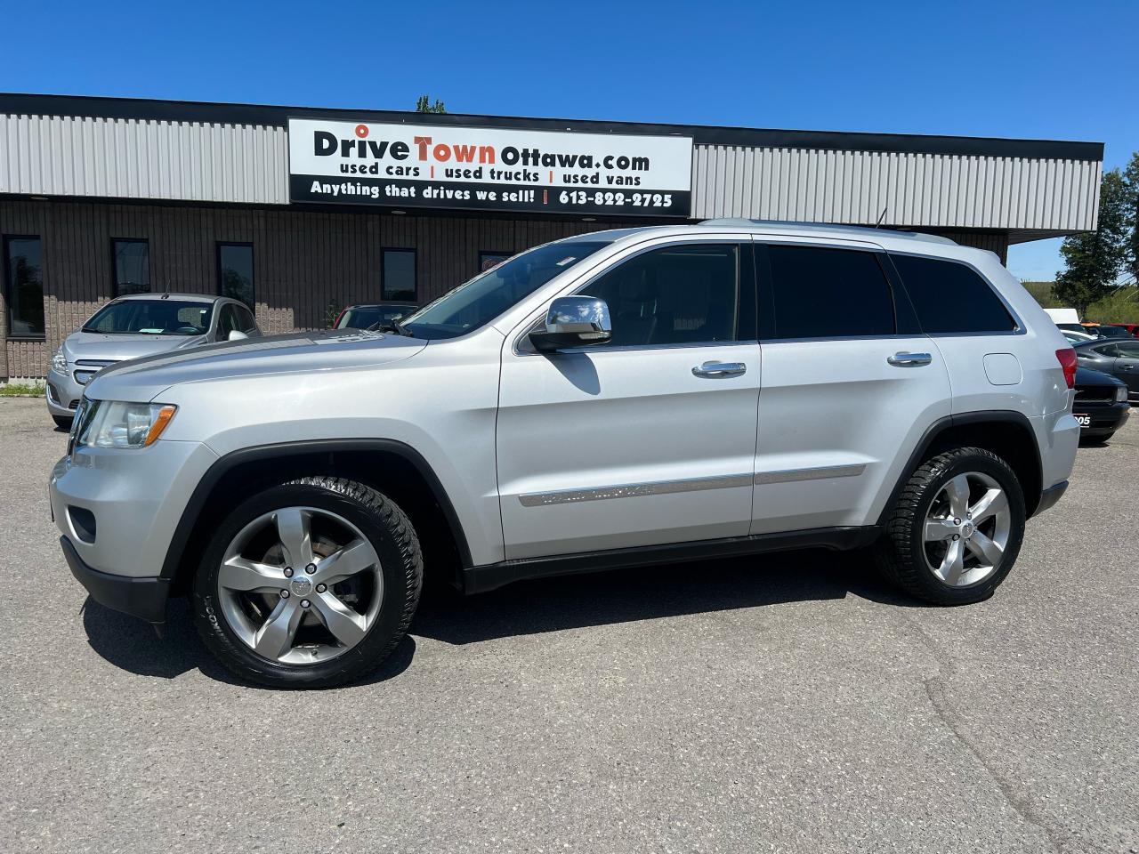 2011 Jeep Grand Cherokee LIMITED 4X4 **LEATHER**NAV**PANOROOF** - Photo #1