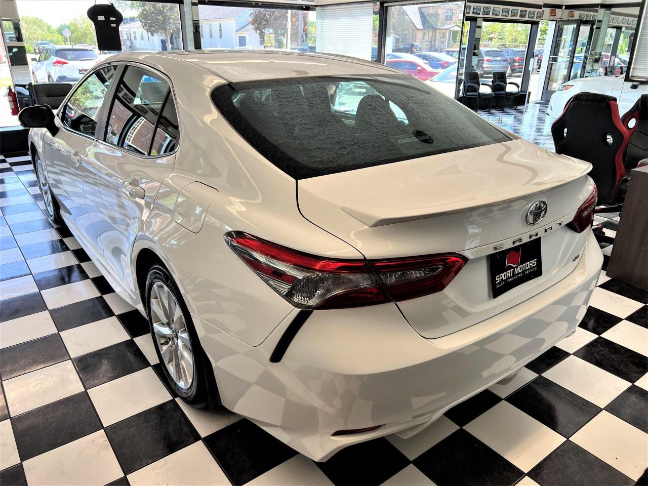 2018 Toyota Camry SE+New Tires+Camera+Heated Seats+CLEAN CARFAX Photo2