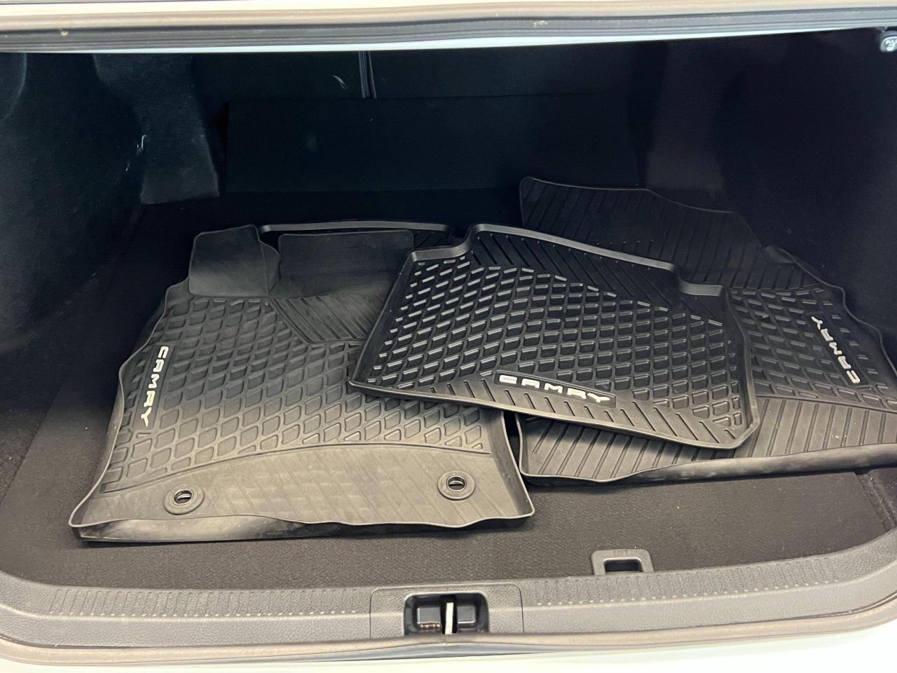 2018 Toyota Camry SE+New Tires+Camera+Heated Seats+CLEAN CARFAX - Photo #26
