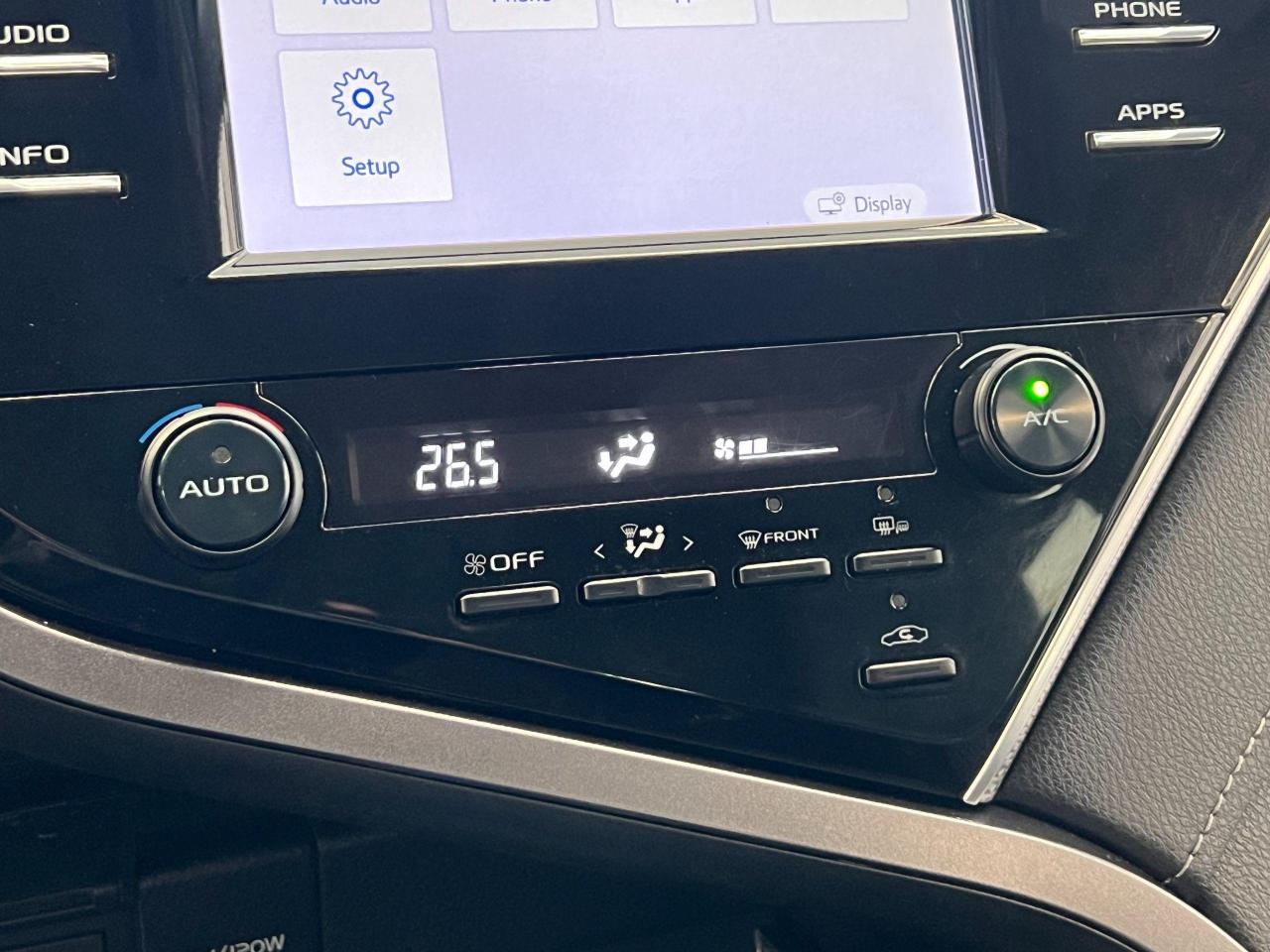 2018 Toyota Camry SE+New Tires+Camera+Heated Seats+CLEAN CARFAX - Photo #33