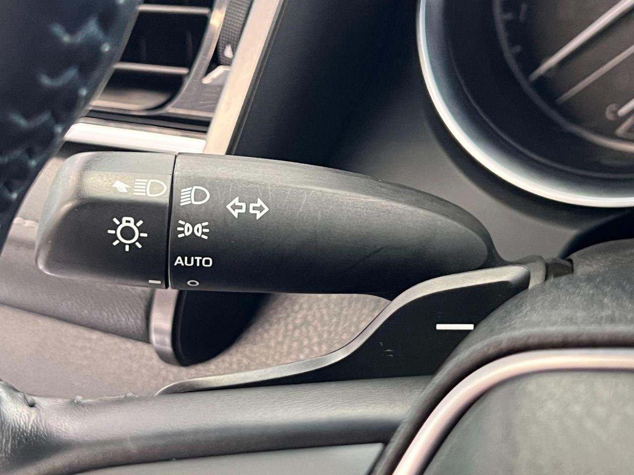 2018 Toyota Camry SE+New Tires+Camera+Heated Seats+CLEAN CARFAX - Photo #46