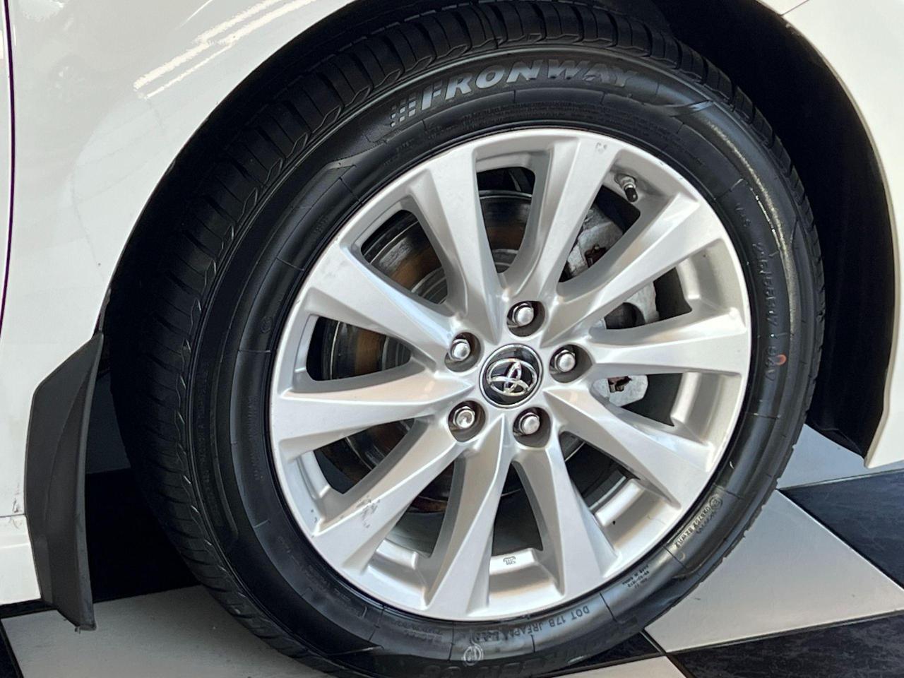 2018 Toyota Camry SE+New Tires+Camera+Heated Seats+CLEAN CARFAX - Photo #54