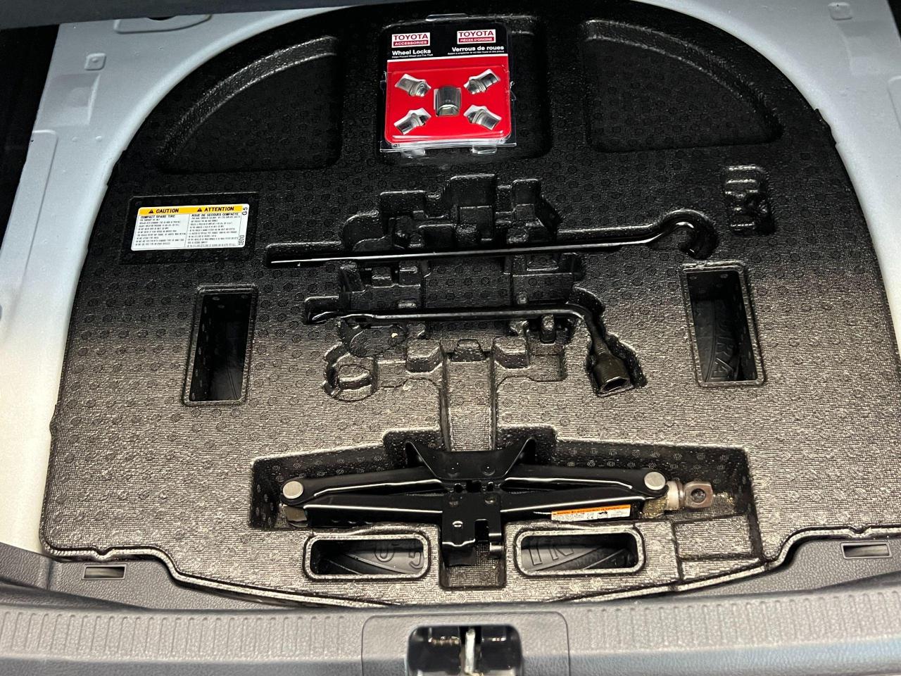 2018 Toyota Camry SE+New Tires+Camera+Heated Seats+CLEAN CARFAX - Photo #55