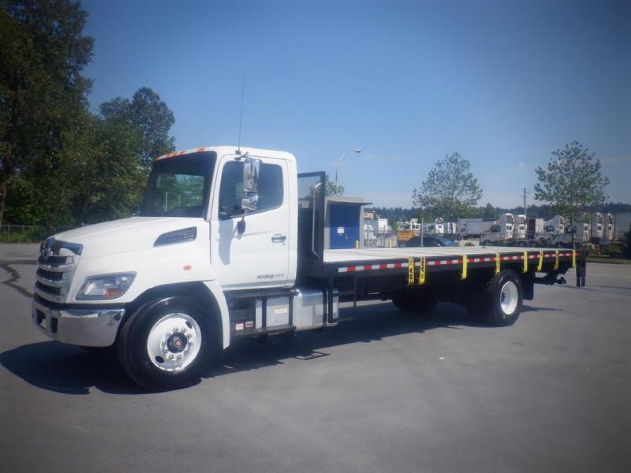 Used 2018 Hino 308 24 Foot Flat Deck 3 Seater Diesel for sale in Burnaby, BC