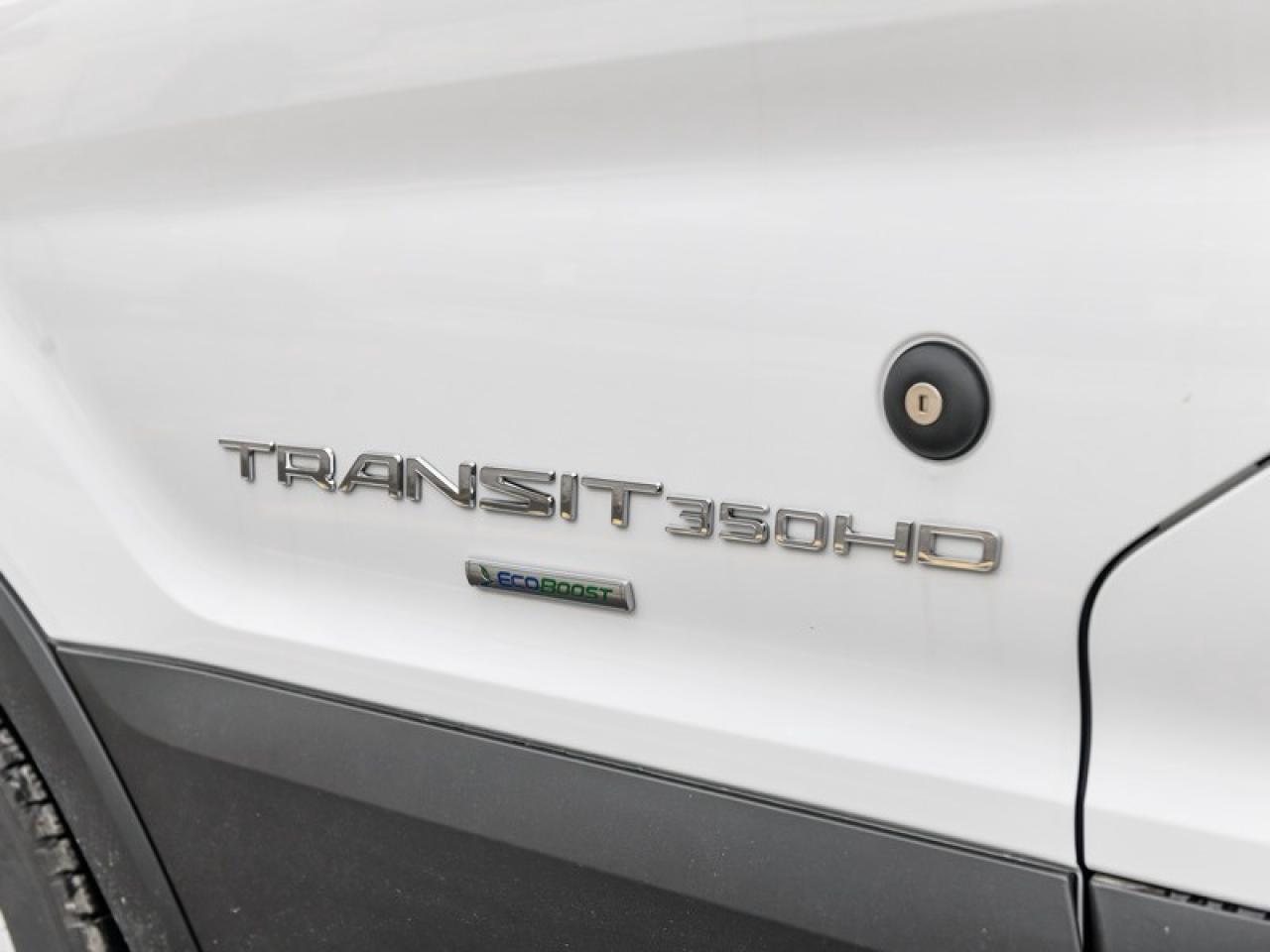 2023 Ford Transit Cutaway Photo4