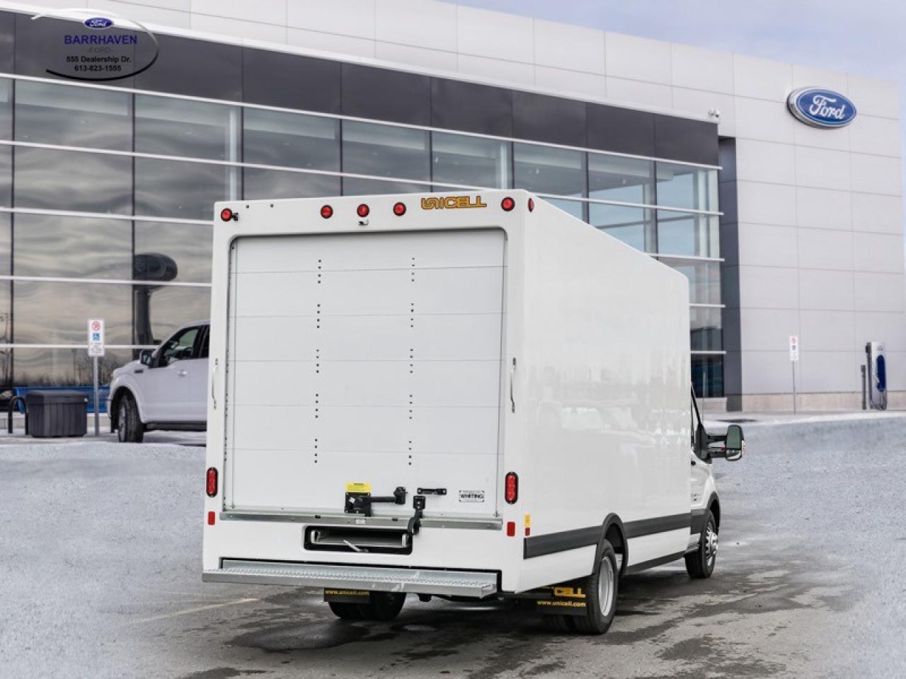 2023 Ford Transit Cutaway Photo2