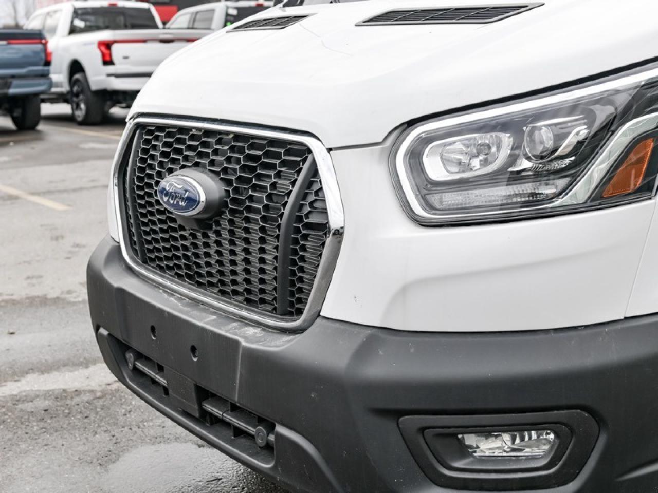 2023 Ford Transit Cutaway Photo