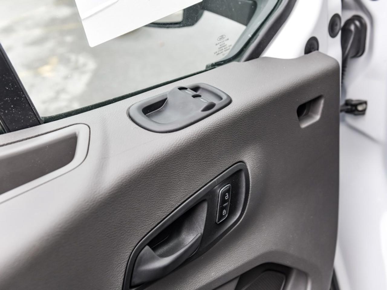 2023 Ford Transit Cutaway Photo