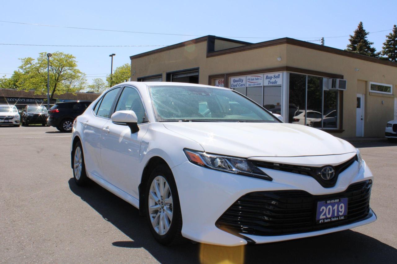 2019 Toyota Camry HYBRID LE Auto