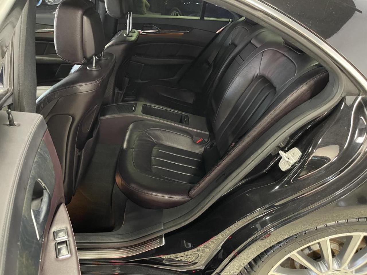 2014 Mercedes-Benz CLS550 4MATIC|402 HP|DISTRONIC|BLINDSPOT|PADDLE SHIFTERS| Photo3