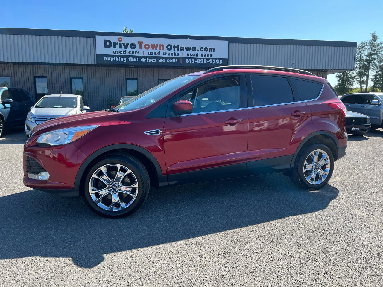 Used 2015 Ford Escape SE 4x4 **QUICK AND EASY FINANCING** for sale in Ottawa, ON