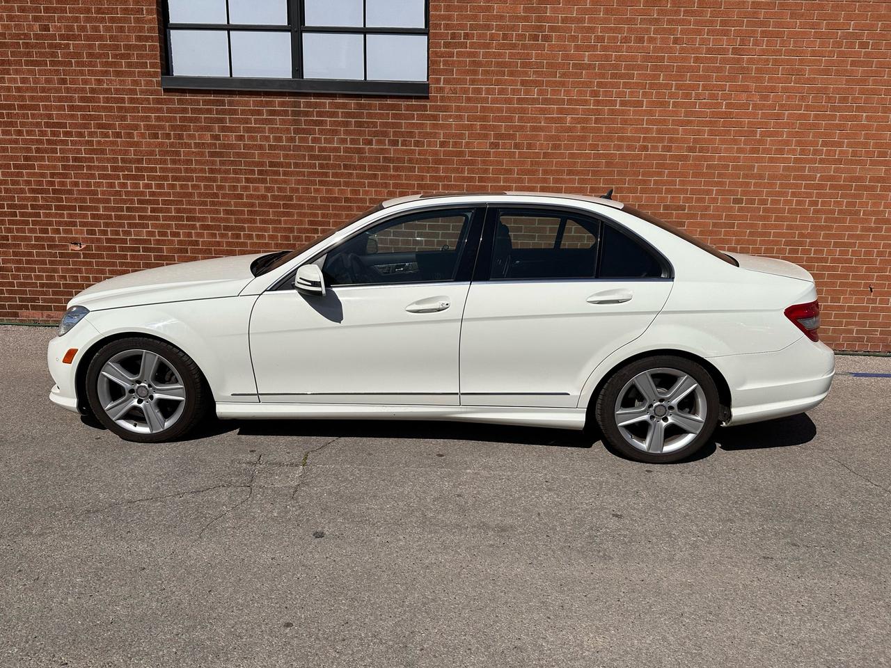2011 Mercedes-Benz C-Class C 300 Photo