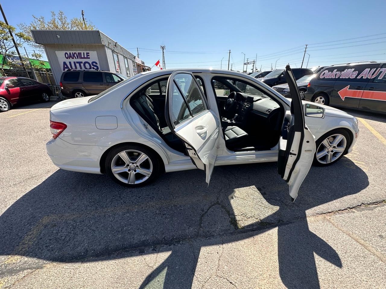 2011 Mercedes-Benz C-Class C 300 Photo