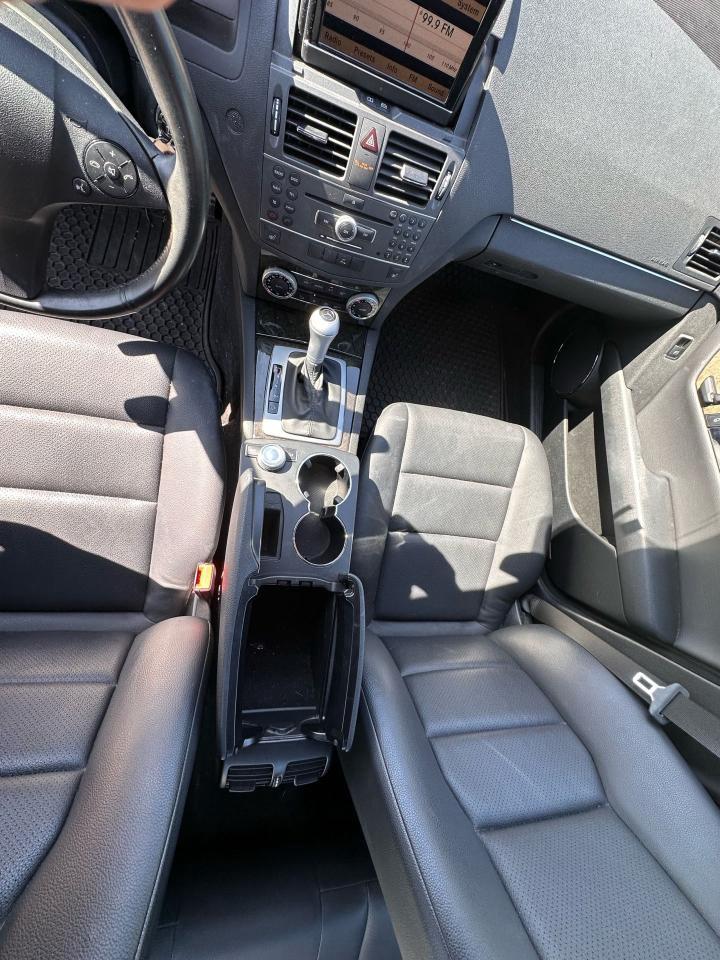 2011 Mercedes-Benz C-Class C 300 Photo