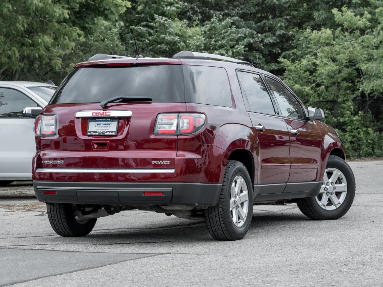 2015 GMC Acadia SLE Photo4