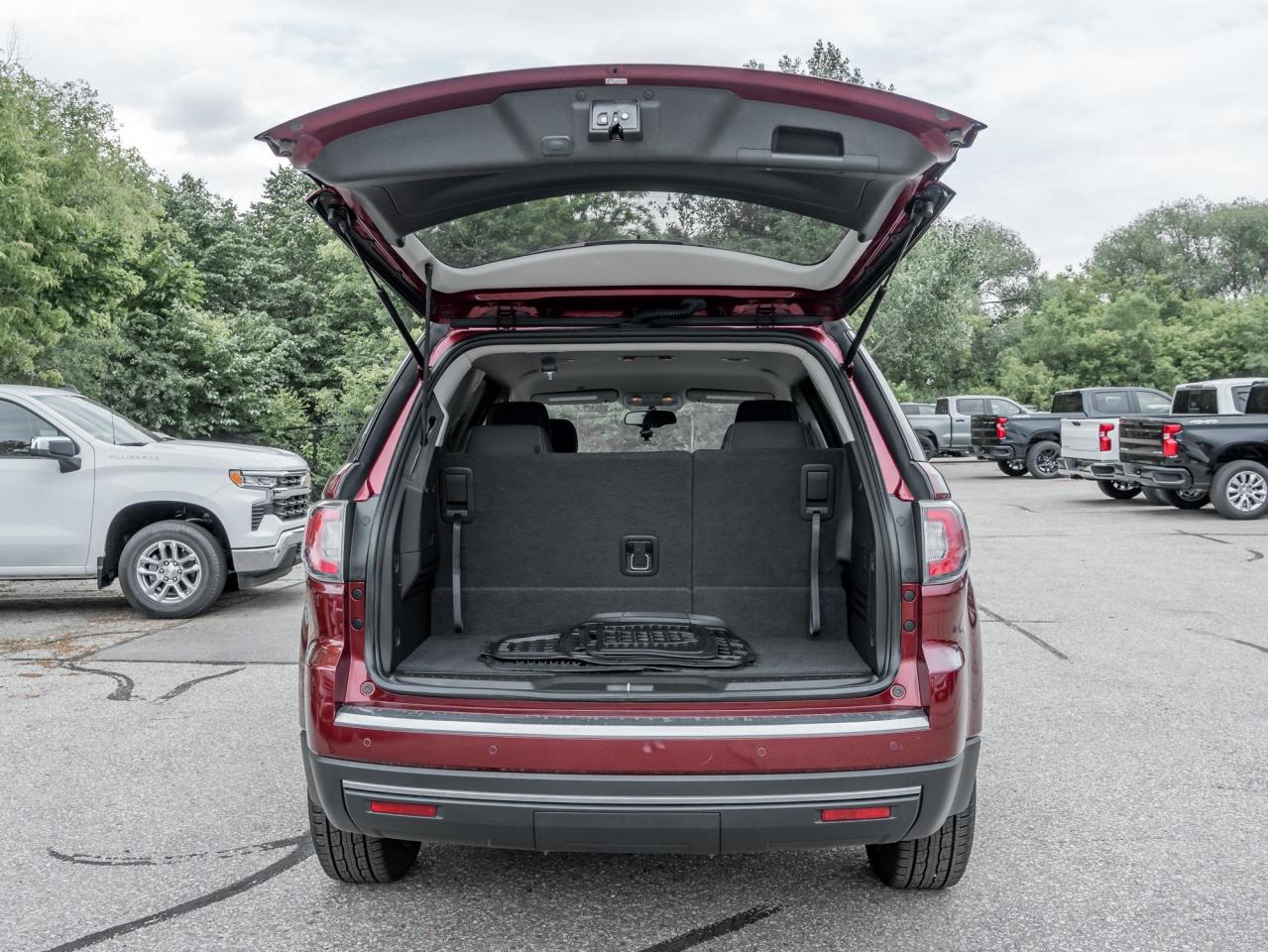 2015 GMC Acadia SLE Photo