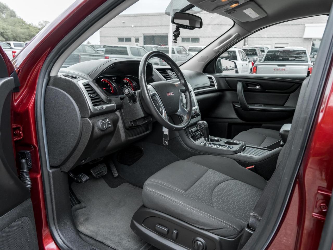 2015 GMC Acadia SLE Photo