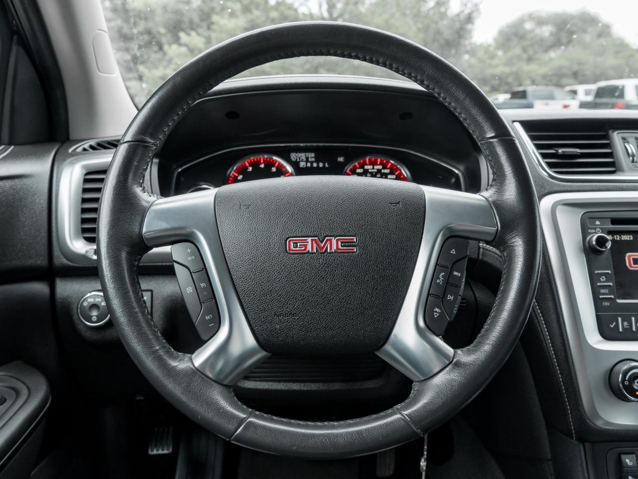 2015 GMC Acadia SLE Photo