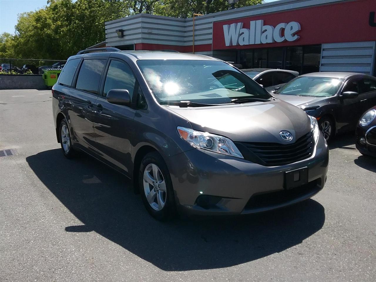 Used 2017 Toyota Sienna | 7 Passenger | Rear Seat Controls | BlueTooth *SOLD* for sale in Ottawa, ON