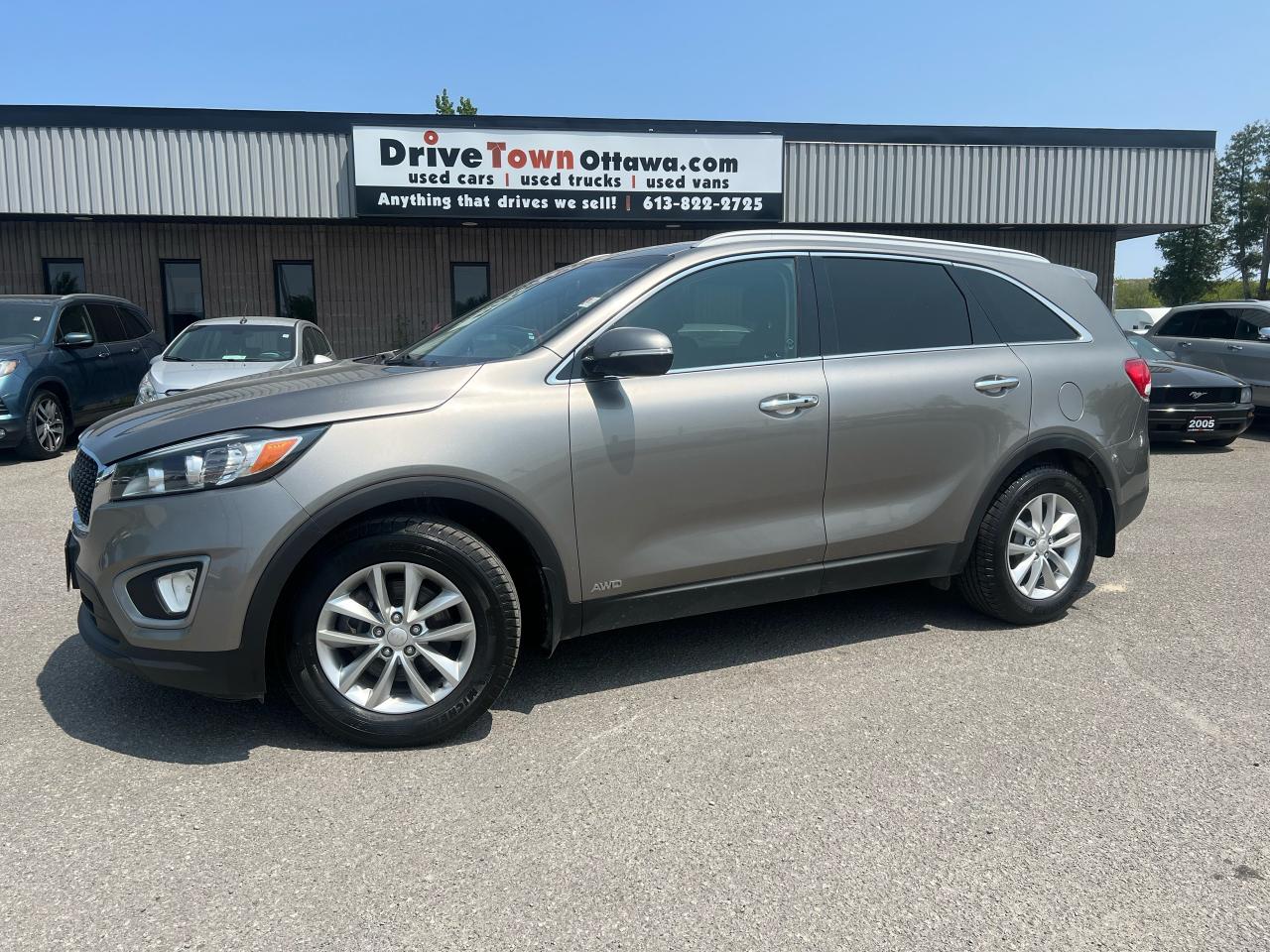 Used 2017 Kia Sorento LX TURBO AWD for sale in Ottawa, ON