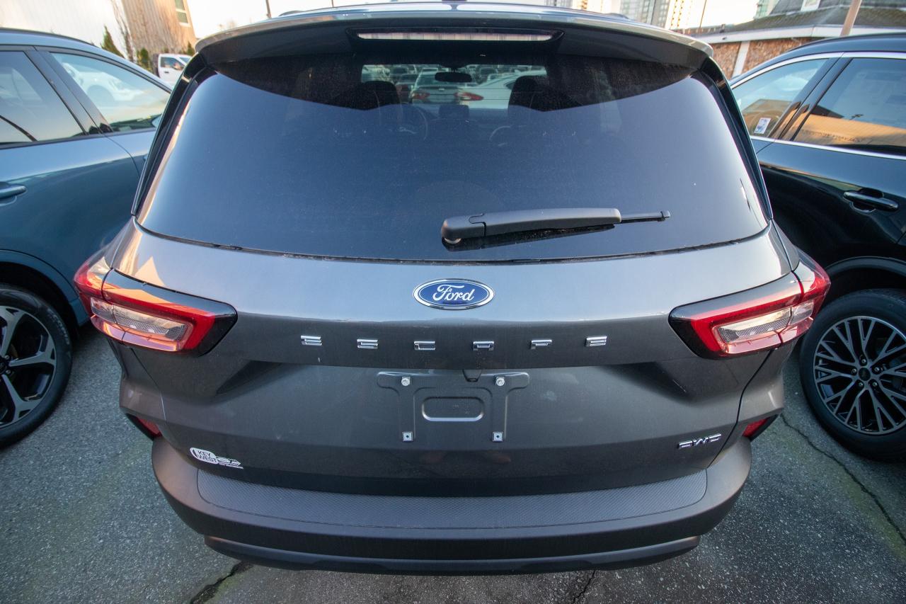 new 2025 Ford Escape car, priced at $36,194