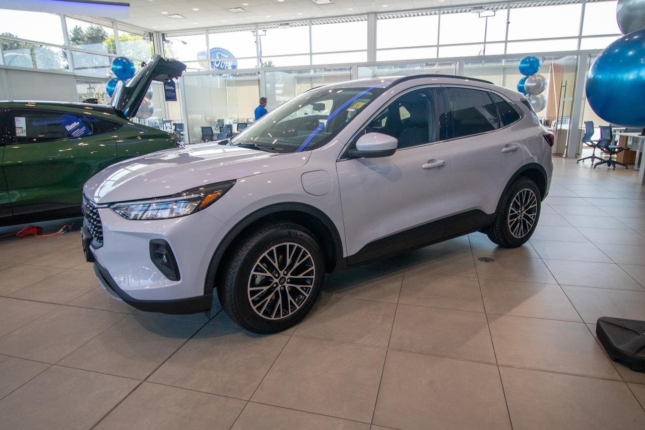 new 2025 Ford Escape car, priced at $40,444