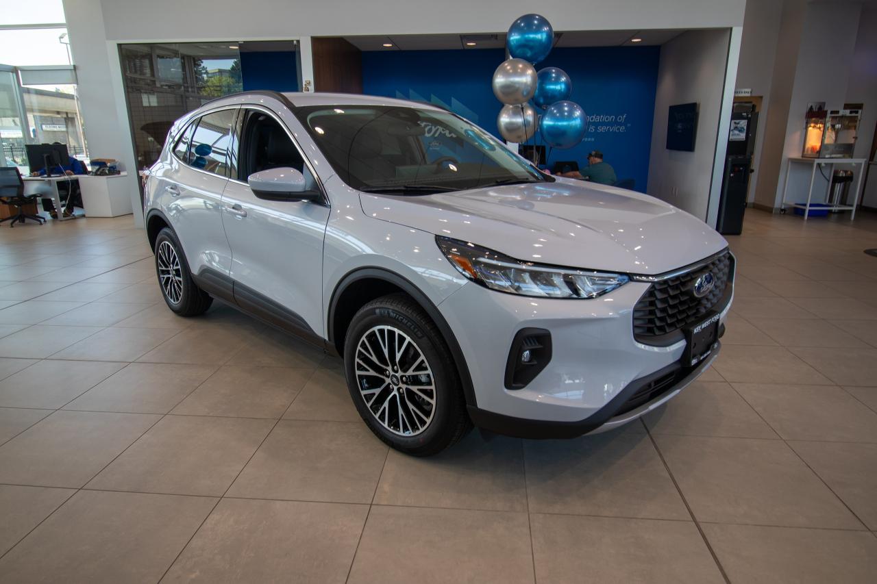 new 2025 Ford Escape car, priced at $40,444
