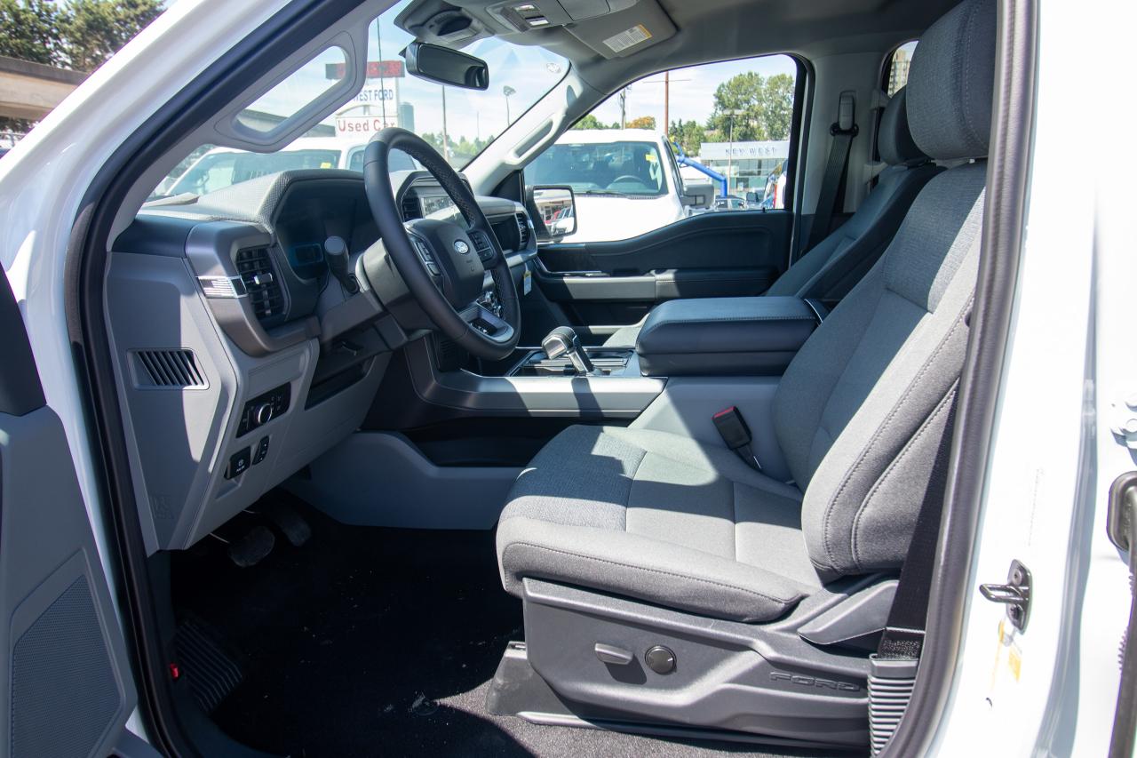 new 2025 Ford F-150 Lightning car, priced at $59,675