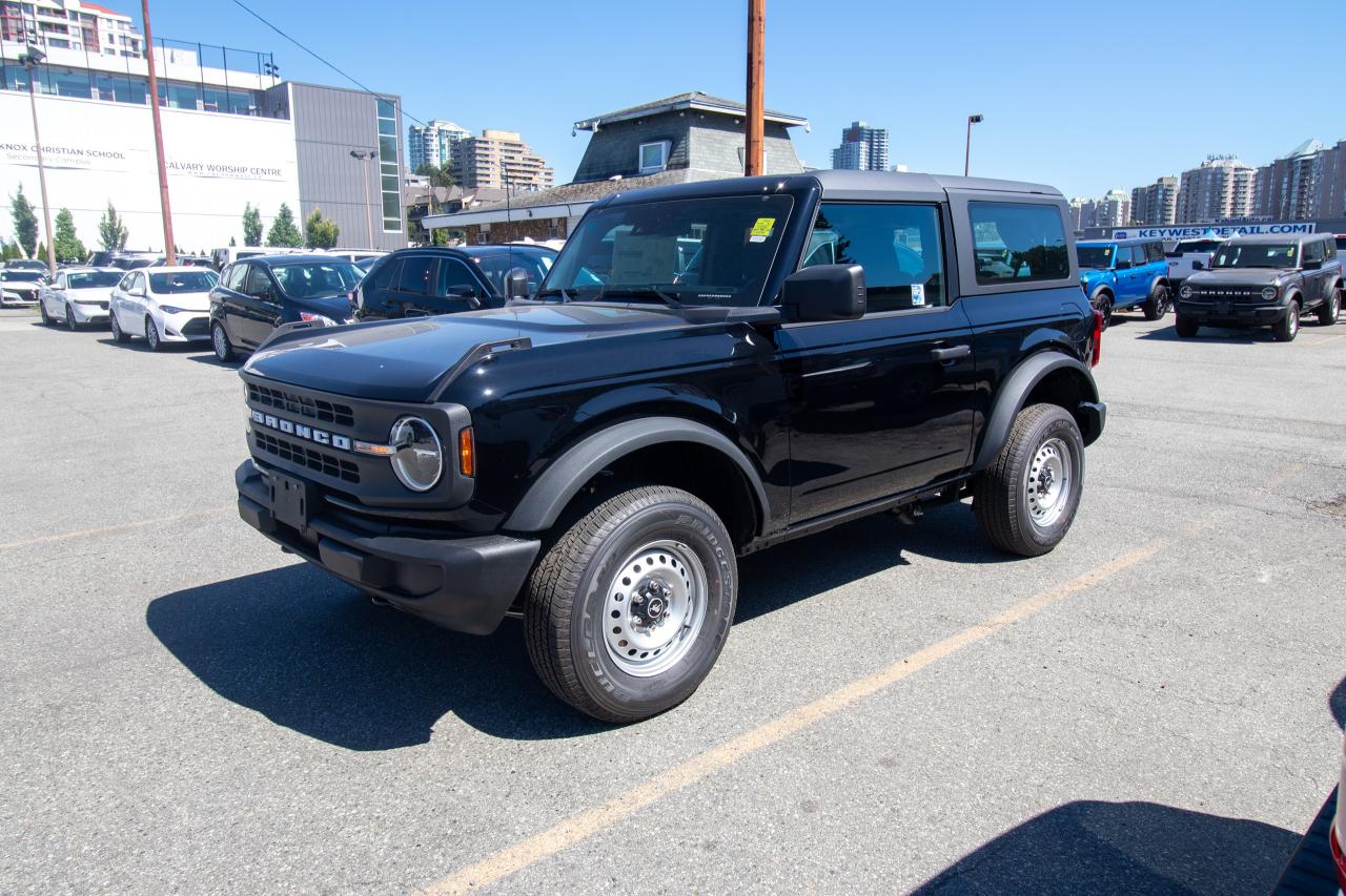 new 2025 Ford Bronco car, priced at $51,260